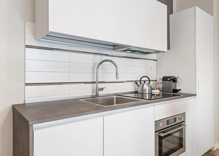 Guesthost - Maragliano Cozy Flat With Balcony * Florence
