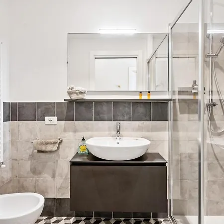 Maragliano Cozy Flat With Balcony Apartment *